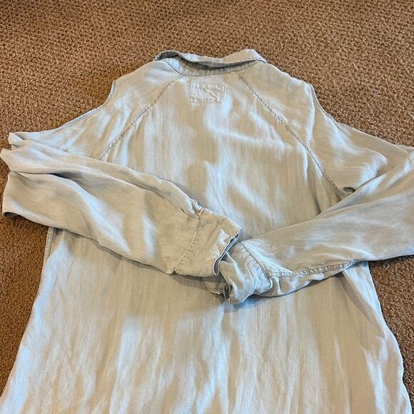 Rails Women’s Light Blue Cold Shoulder Button Down Shirt - Size XS - Picture 8 of 9